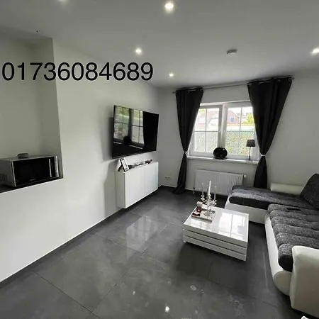 Schoenes 2 An Der Stadt Grenze Mit Klimaanlage Apartmán