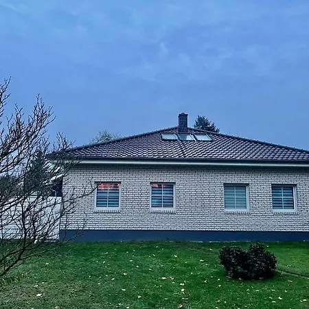 Schoenes 2 An Der Stadt Grenze Mit Klimaanlage Apartmán *