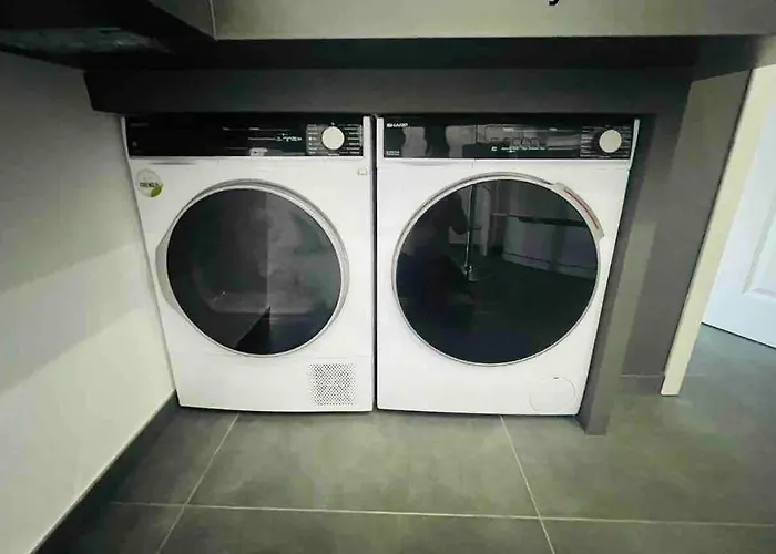 Apartment Schoenes 2 An Der Stadt Grenze Mit Klimaanlage